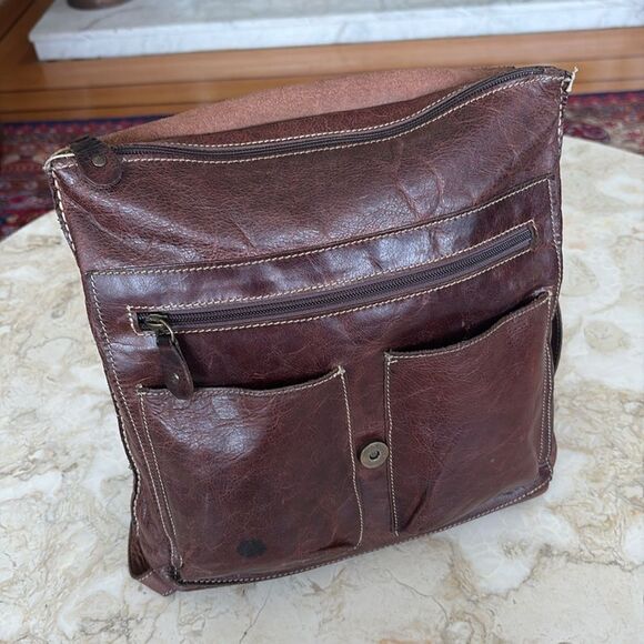 Vintage Roots Raider Leather Backpack / Crossbody - Picture 7 of 15